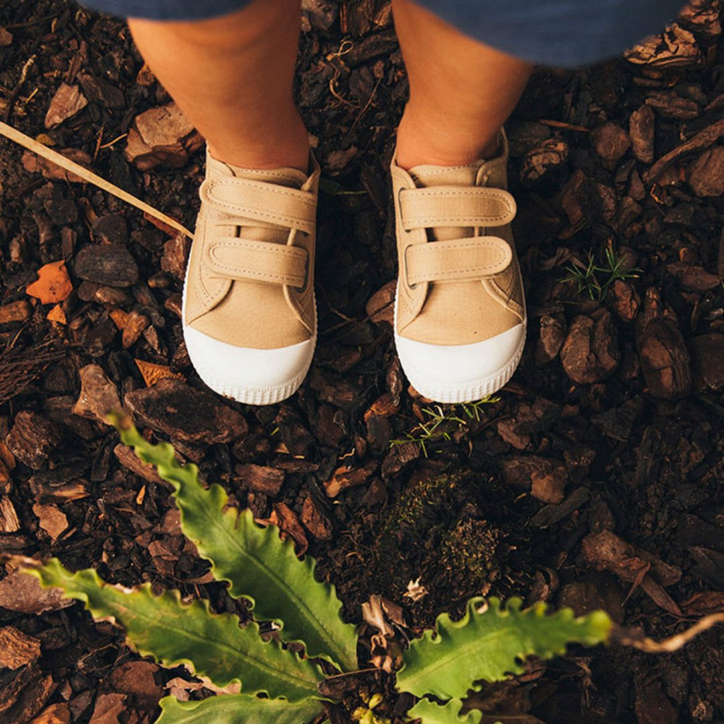 Your Child's Feet - Getting It Right! - Acorn & Pip