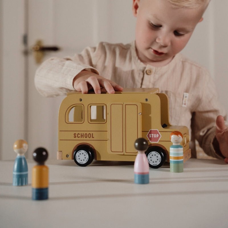 Little Dutch: School bus with figures - Acorn & Pip_Little Dutch