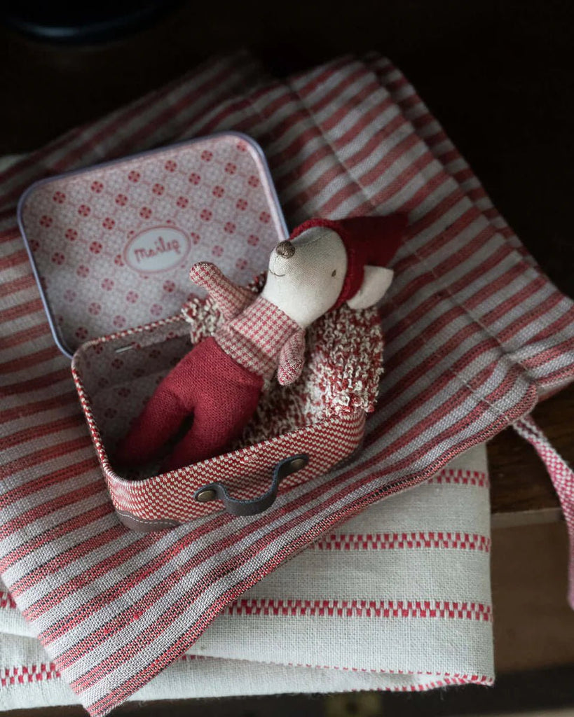 Maileg: Christmas Mouse - Baby in a Suitcase - Acorn & Pip_Maileg