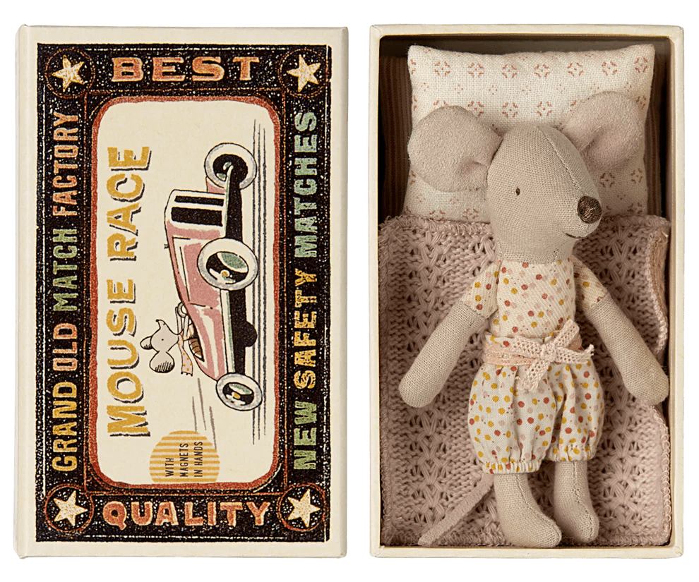 Maileg: Little Sister Mouse In A Matchbox - Acorn & Pip_Maileg