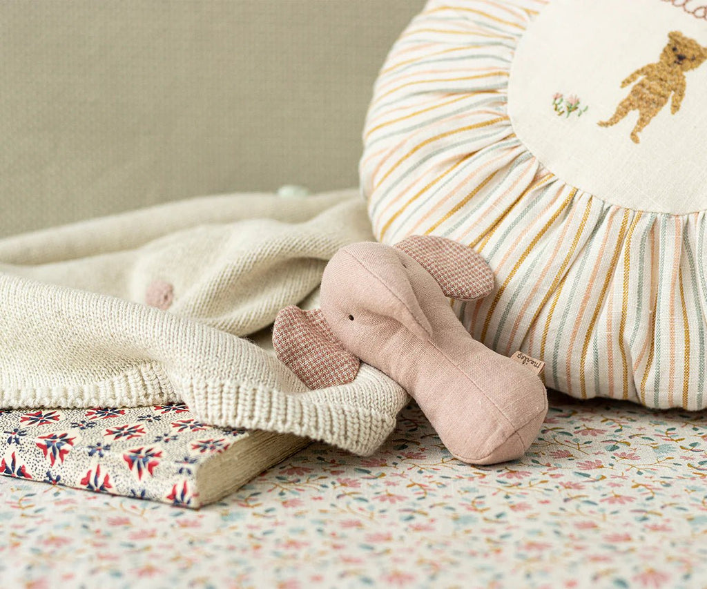 Maileg: Lullaby Friends - Elephant Rattle Pink - Acorn & Pip_Maileg