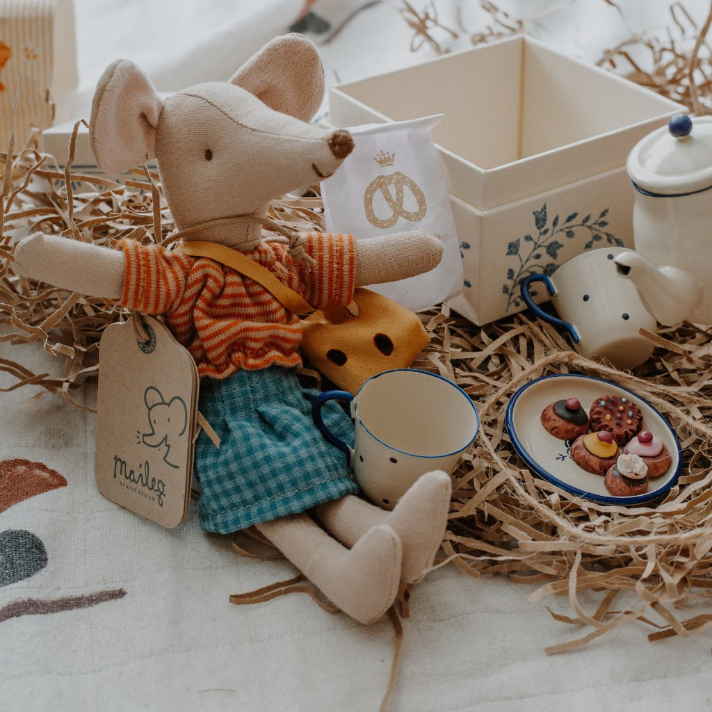 Maileg: Monthly Subscription - The Mini Mouse Package - Acorn & Pip_Maileg