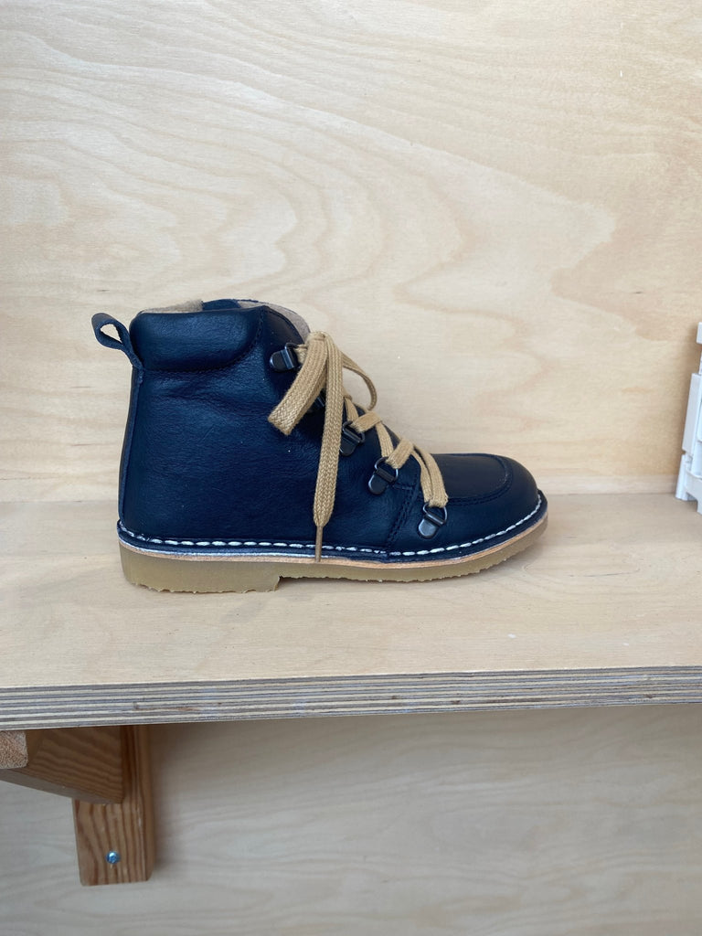 Petasil: Kent Wool Lining Boots - Navy Leather - Acorn & Pip_Petasil